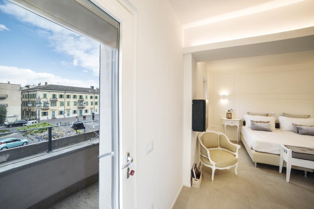 Riviera Carducci Rooms Пескьера-дель-Гарда Экстерьер фото