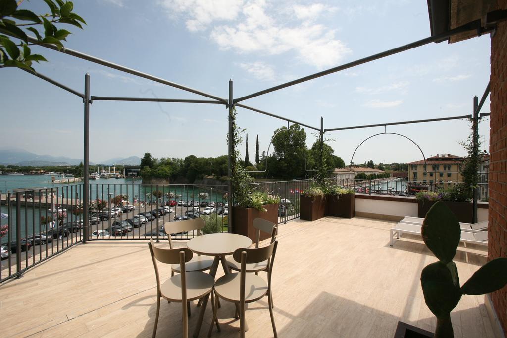 Riviera Carducci Rooms Пескьера-дель-Гарда Экстерьер фото