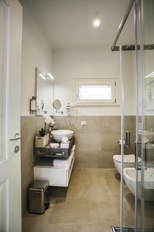 Riviera Carducci Rooms Пескьера-дель-Гарда Экстерьер фото