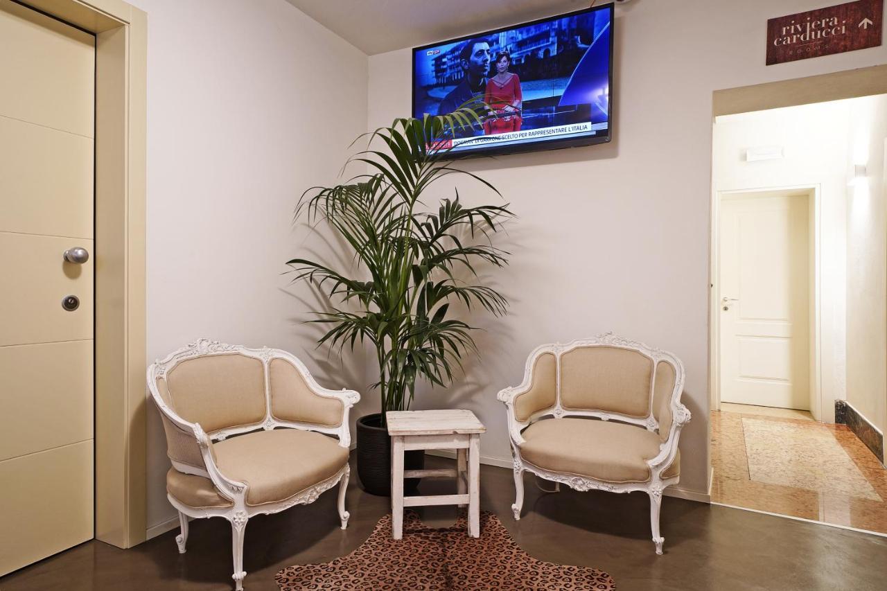 Riviera Carducci Rooms Пескьера-дель-Гарда Экстерьер фото