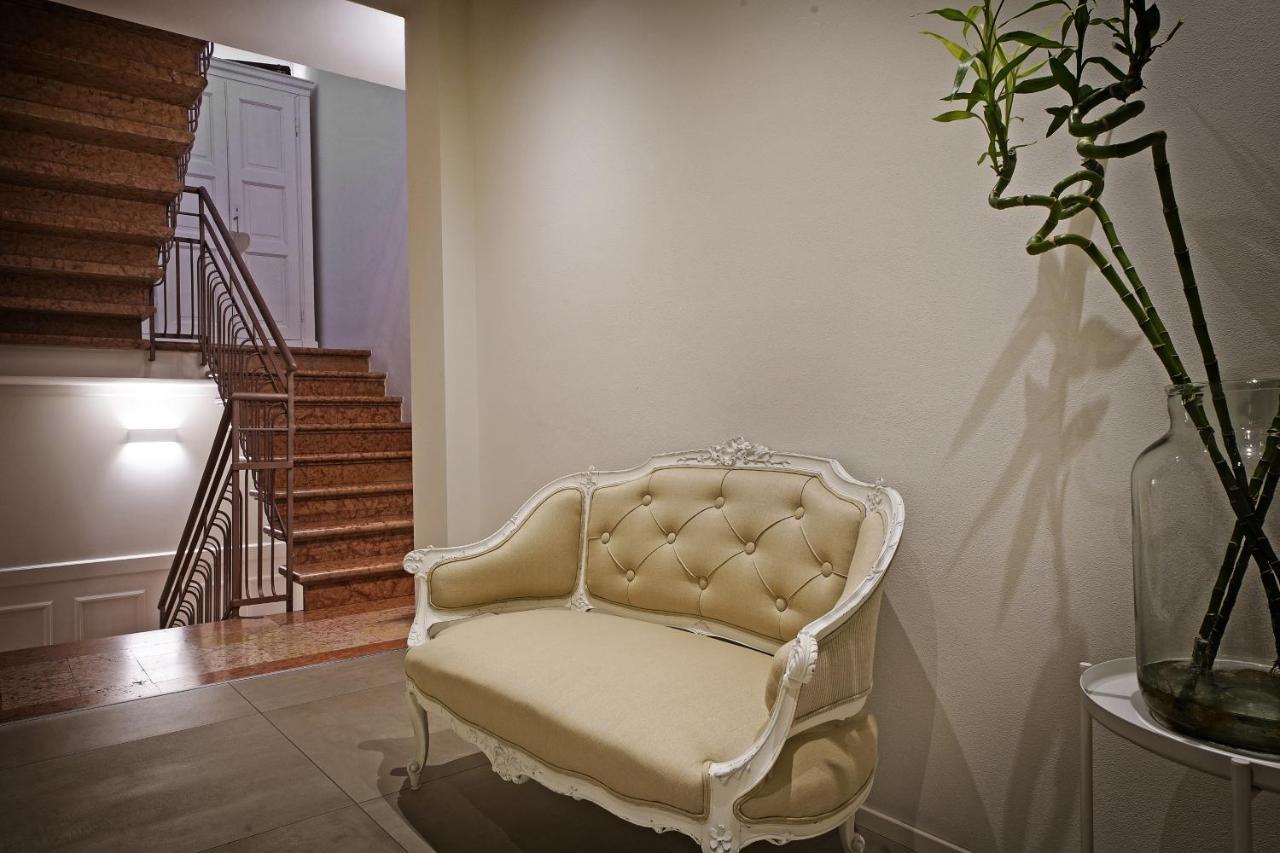 Riviera Carducci Rooms Пескьера-дель-Гарда Экстерьер фото